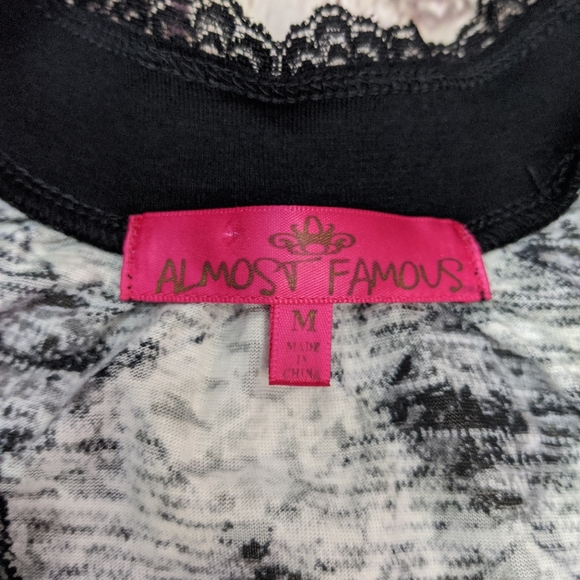 Almost Famous Short Sleeve Shirt Medium - Picture 7 of 7